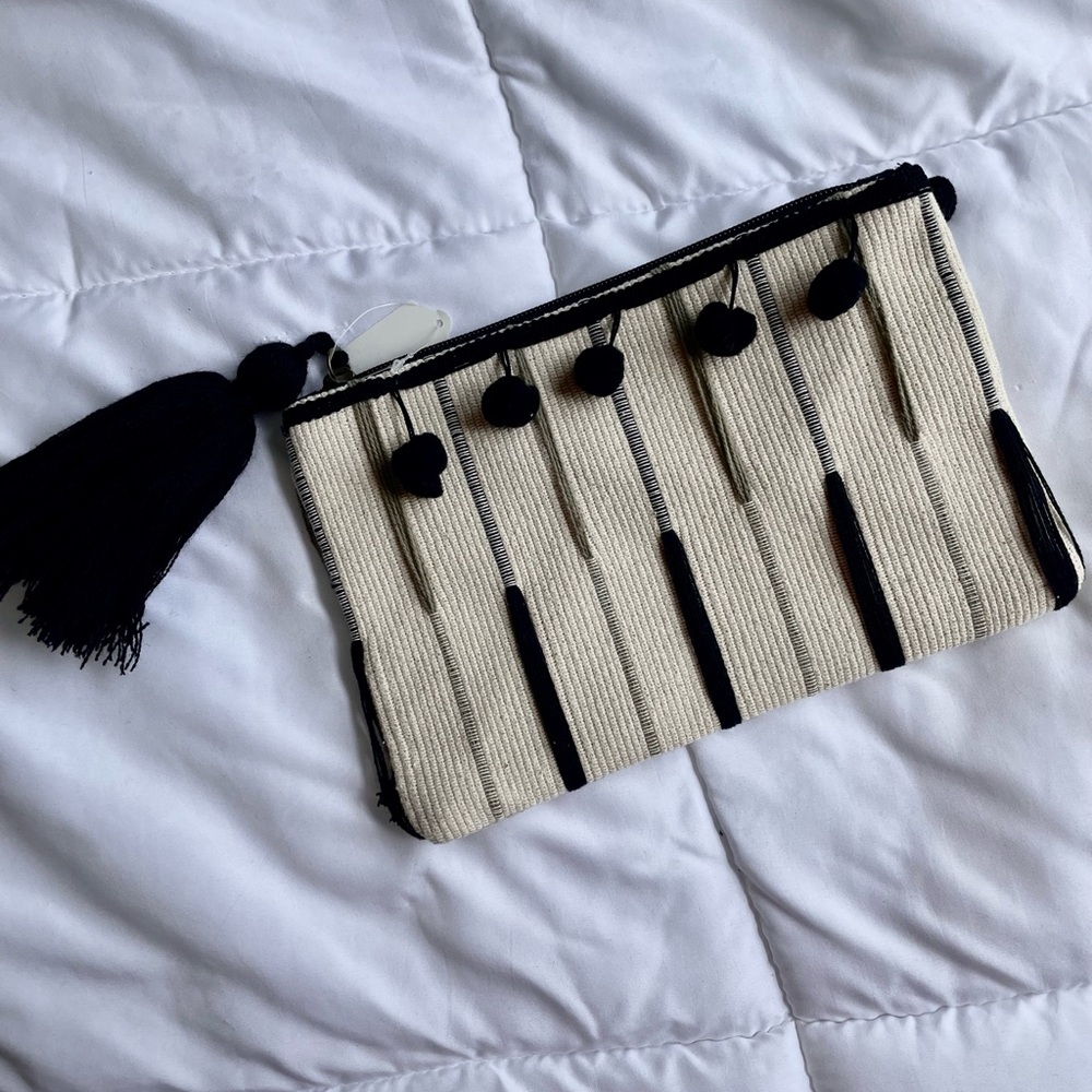 New with tags boutique clutch!